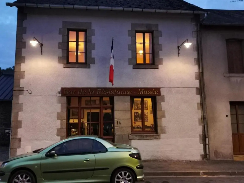 St Sebastien 3 Rooms above a restaurant