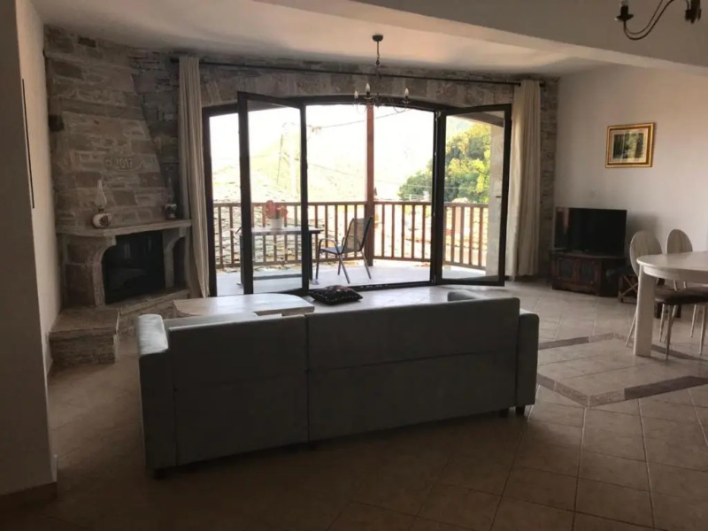 Venetia's Stone House