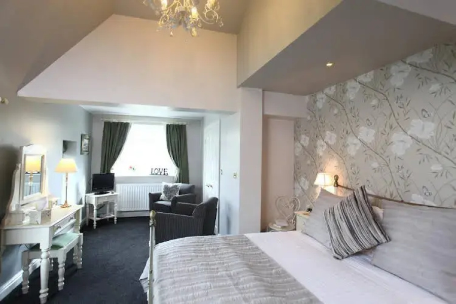 Tudor House Bed & Breakfast