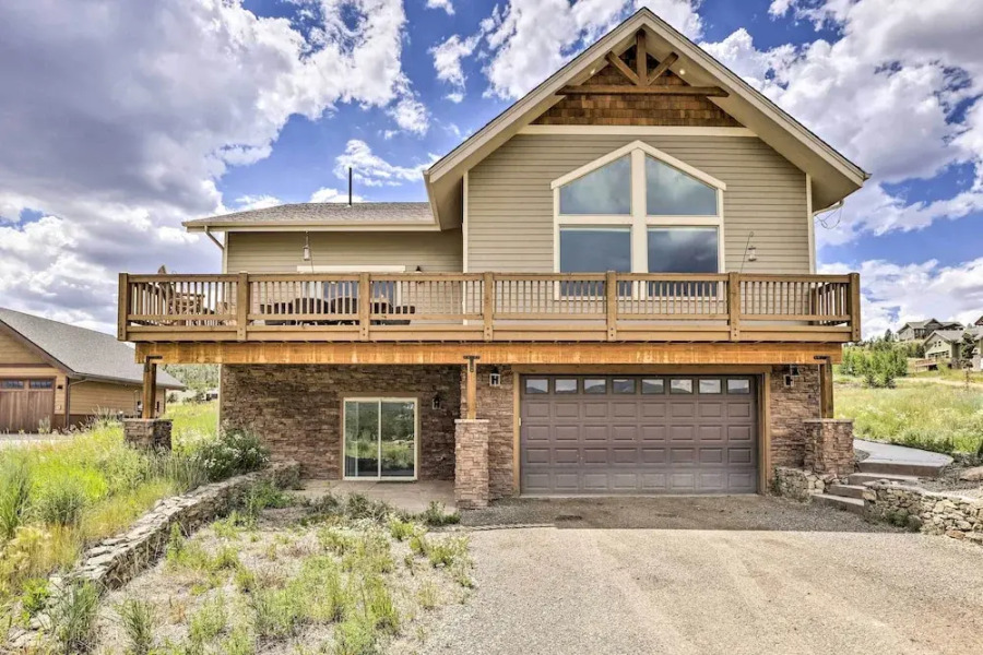 Game Room & Hot Tub: Luxe Grand Lake Retreat!