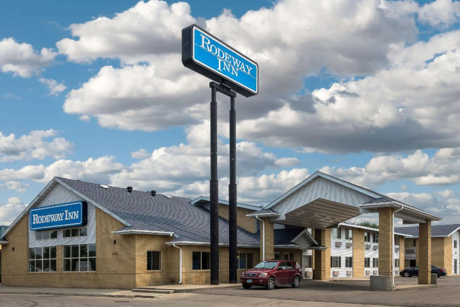 Bison Inn & Suites on University