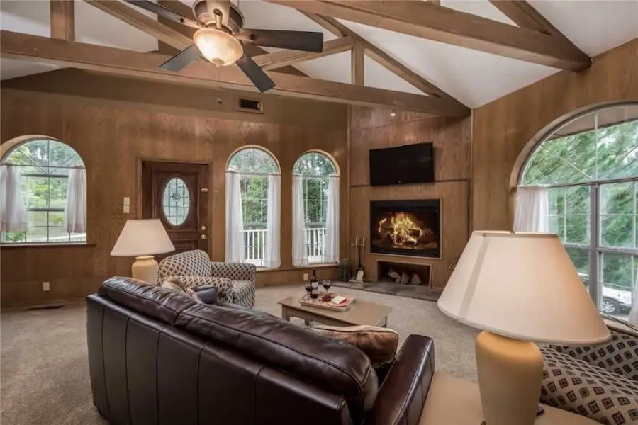 Blue Bear Retreat - Eight Bedroom Cabin