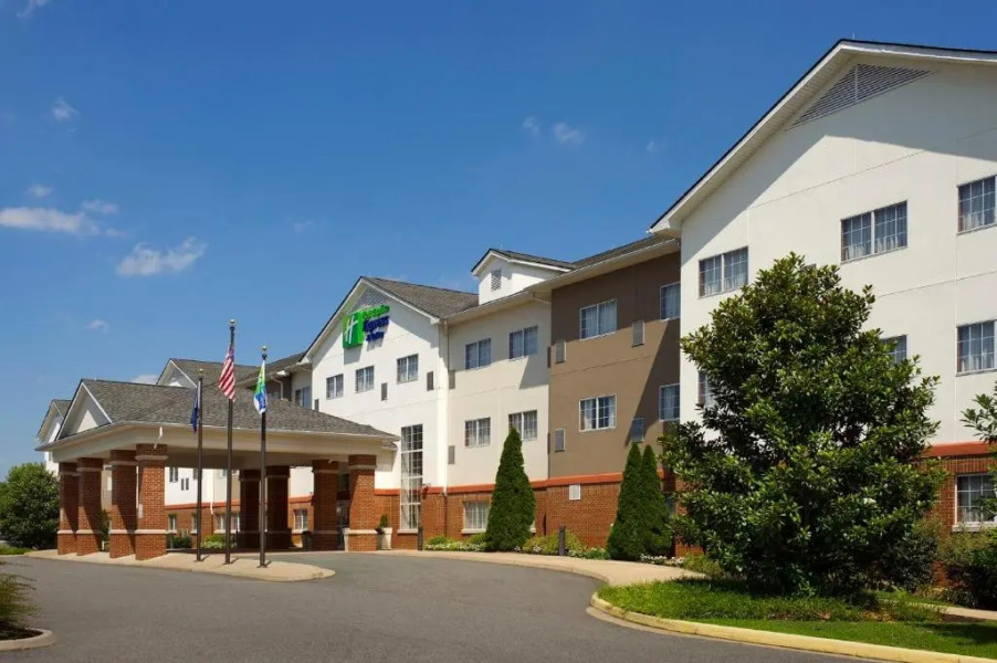 Holiday Inn Express & Suites Charlottesville - Ruckersville by IHG