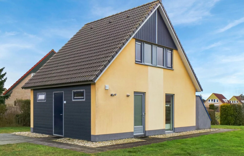 Nice Home in Vlagtwedde With 3 Bedrooms, Indoor Swimming Pool and Swimming Pool