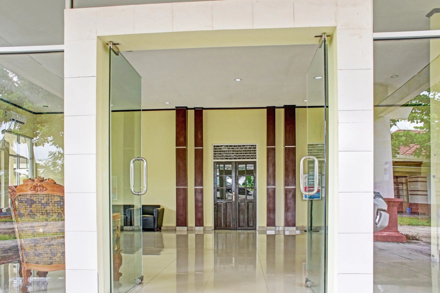 OYO 90423 Hotel Aman