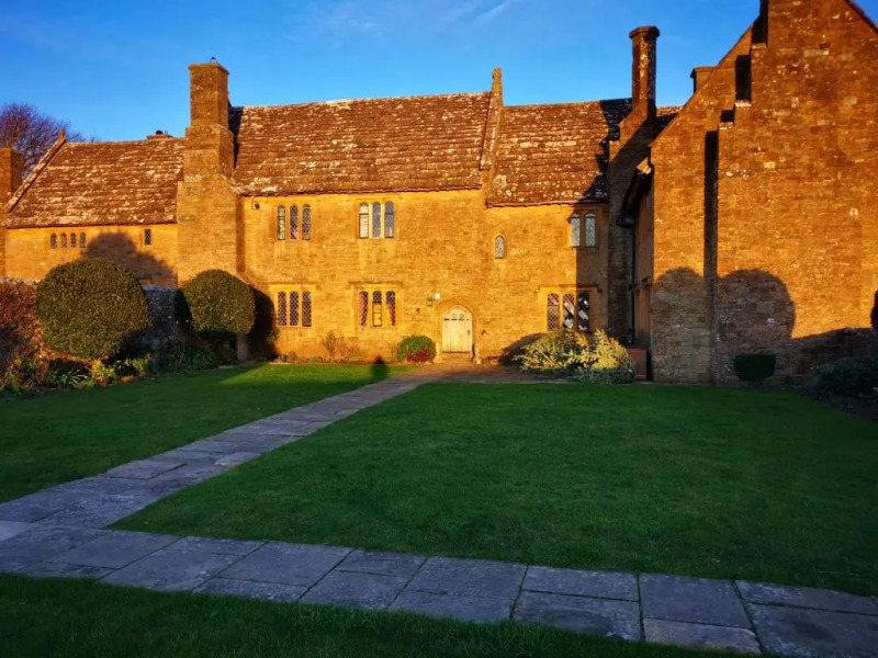 New Bespoke Log Cabin