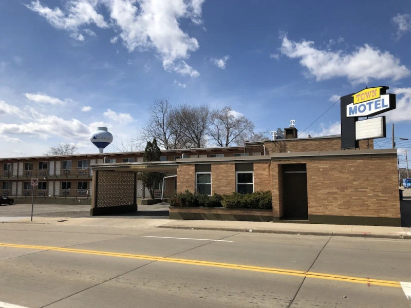 Town Motel