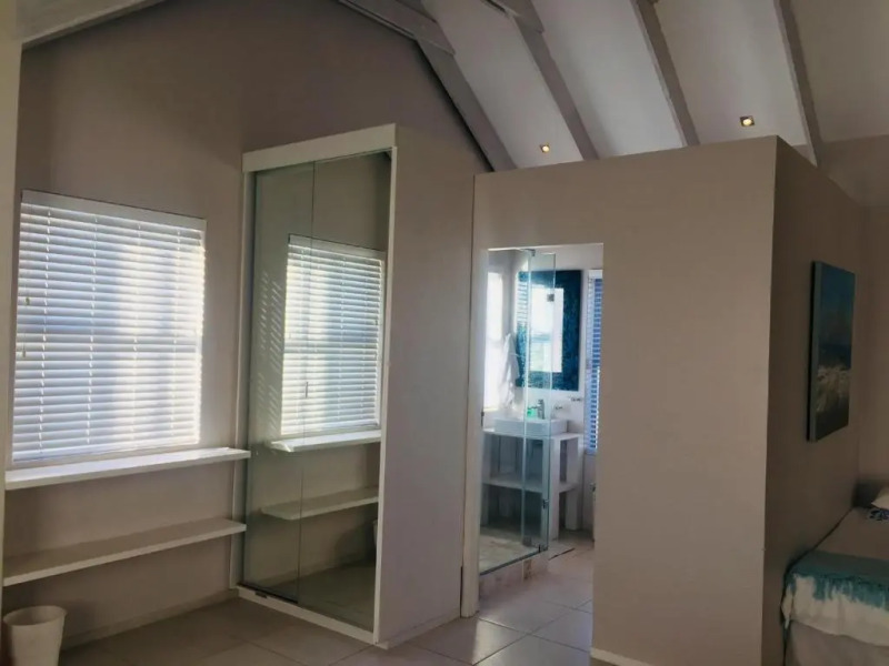 PERFECT 10 - 7 to 13 Sleeper Luxury Holiday Home Breakage Deposit of R2500 for 10 to 13 persons per weekend