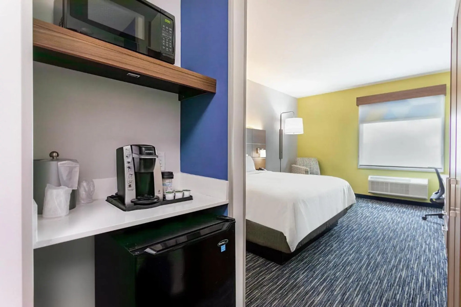 Holiday Inn Express & Suites Miramar