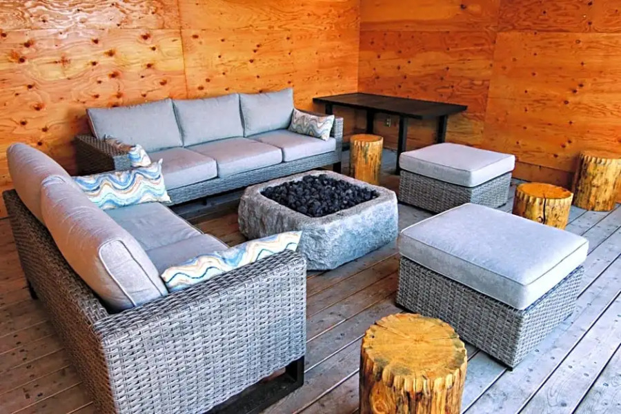 Red Cariboo Apartments