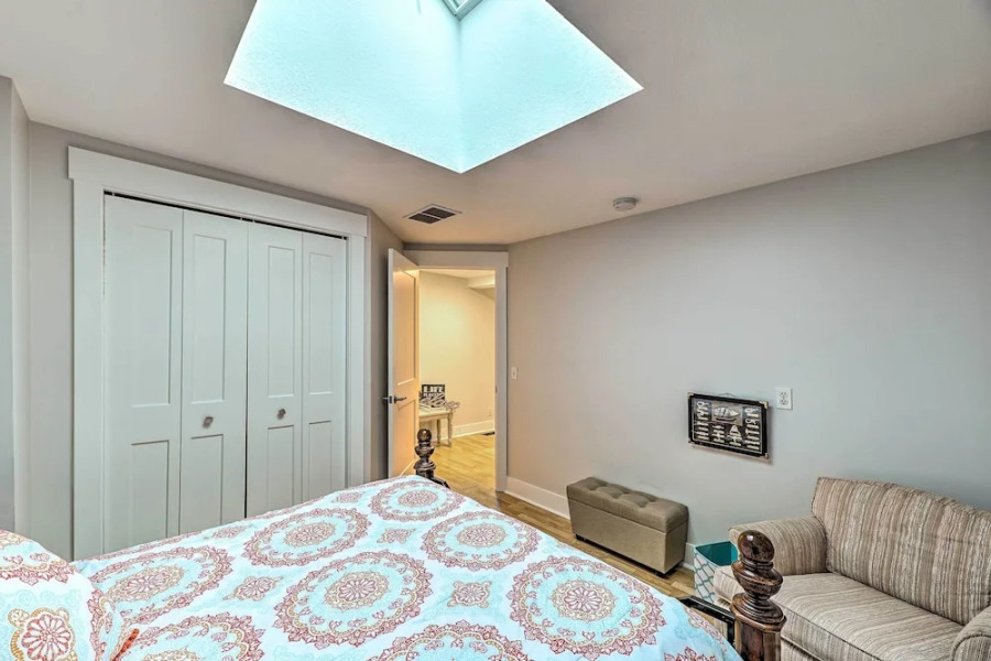 Downtown Grand Haven Apt < 1 Mi to Lake Michigan