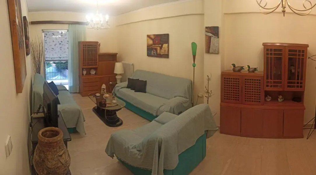 Comfortable apartment 100m from the sea