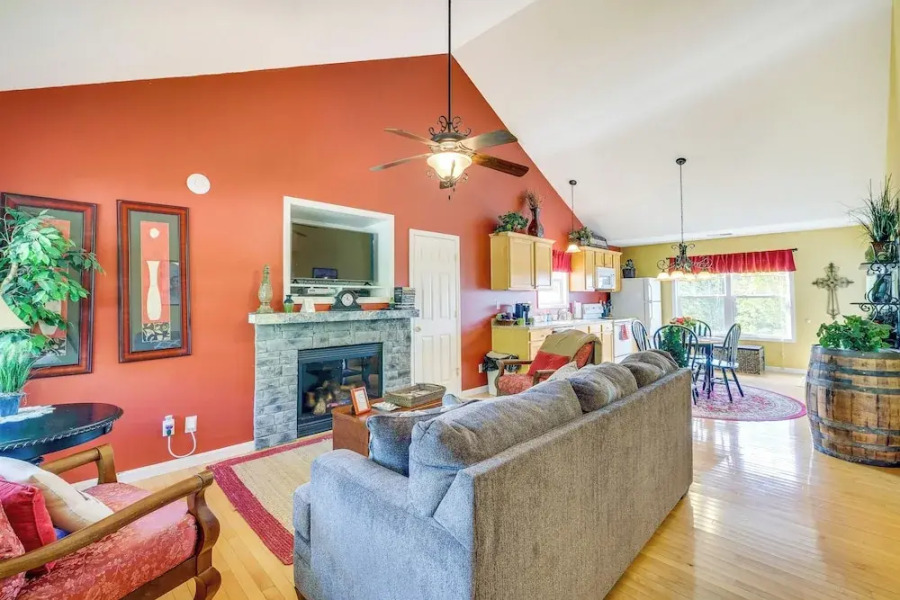 Lake-view Kentucky Getaway w/ Resort Amenities!