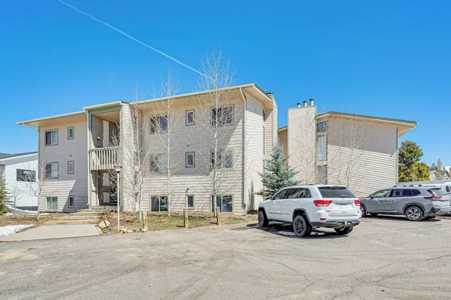 Fraser Condo w/ Ski Shuttle & Resort Amenities!