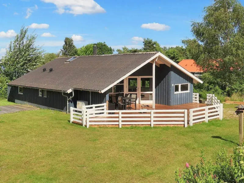 6 Person Holiday Home in Vaeggerlose