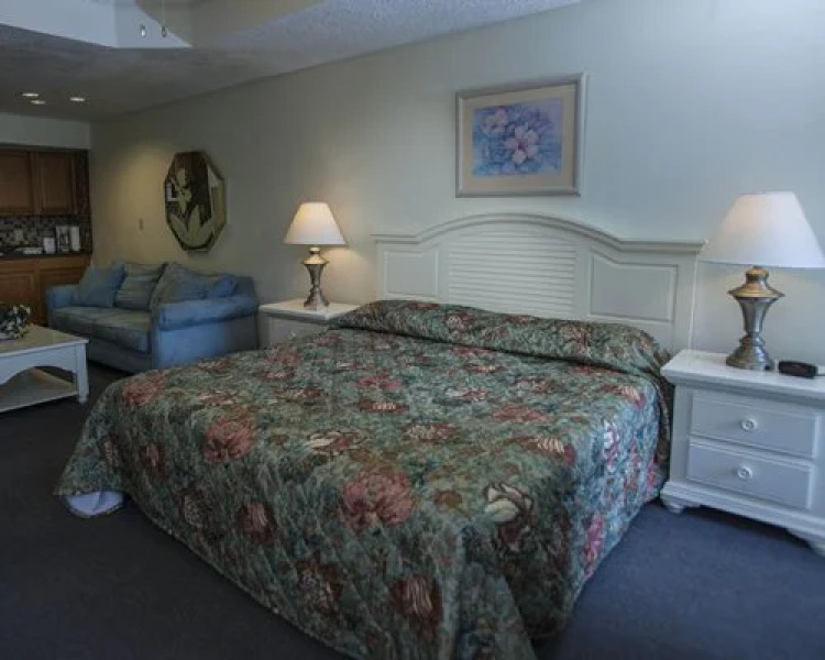 The Pines At Treetop Condominiums