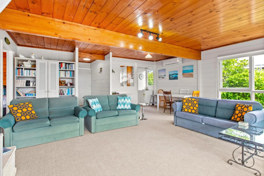 Bay Vista Views - Raglan Holiday Home