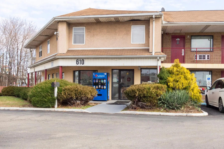 OYO Hotel Edison NJ Route 1