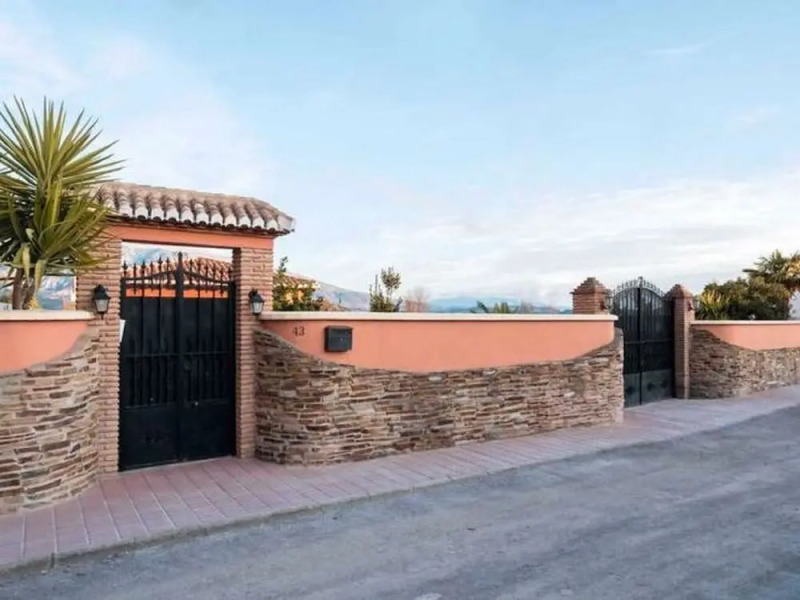 Serene Holiday Home in Padul With Swimming Pool