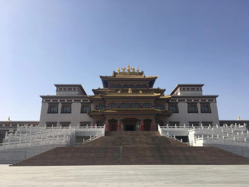 New Oriental Holiday Hotel