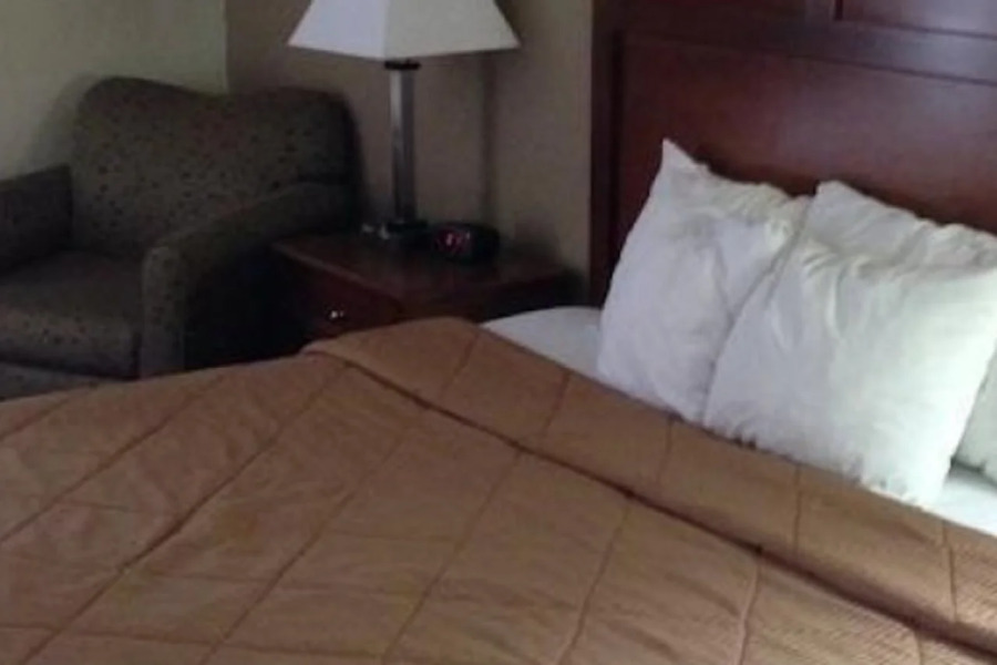 Rodeway Inn & Suites