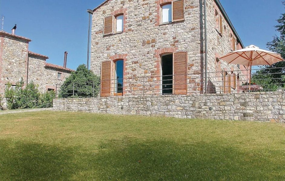 Amazing Home in Montegabbione TR With Wifi, Outdoor Swimming Pool and 6 Bedrooms