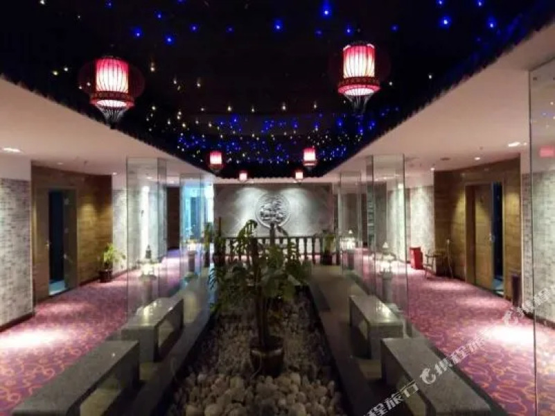 柞水新君来福城市酒店