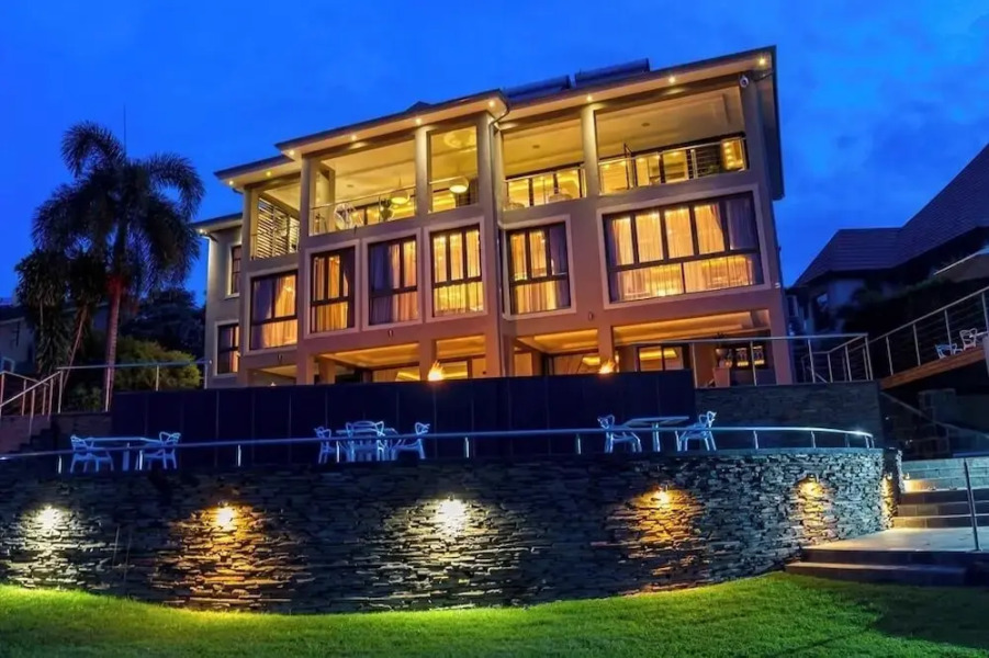 Royal Mukumbura Boutique Hotel