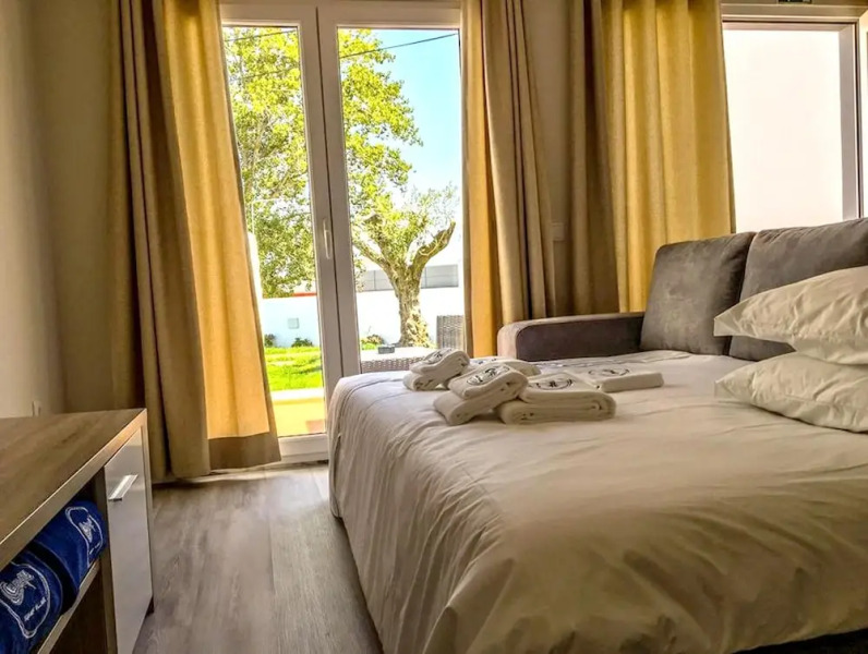 House With one Bedroom in Atalaia, With Shared Pool, Enclosed Garden and Wifi Near the Beach