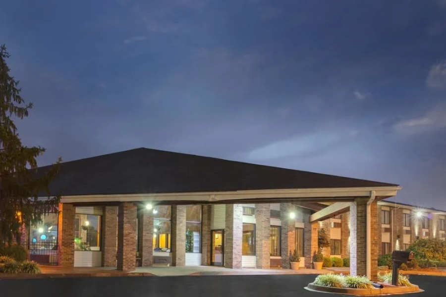 Baymont Inn & Suites Louisville South I 65