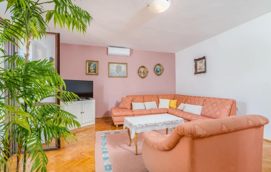 Stunning Home in Malinska With Wifi and 2 Bedrooms