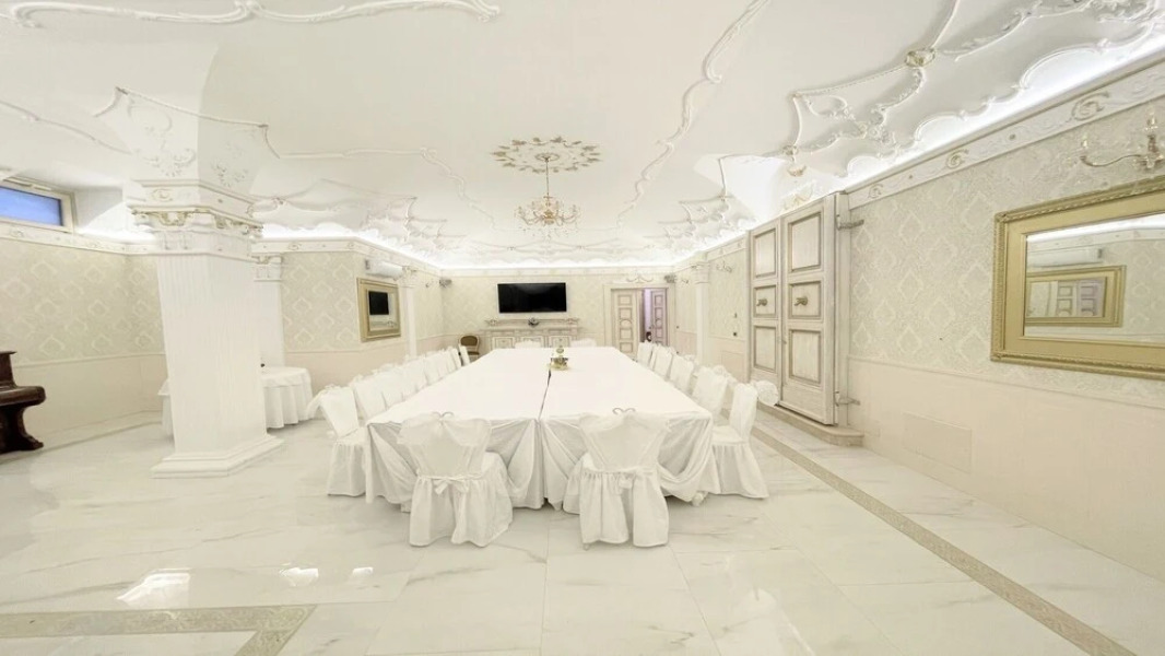 Charming Villa - Lake View and Private Pool