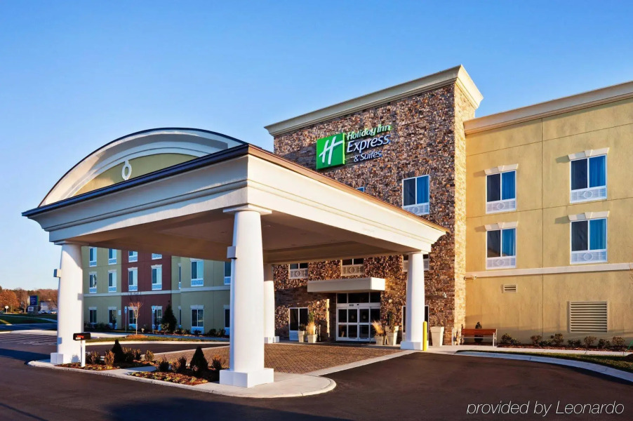Holiday Inn Express & Suites Charlotte Southeast - Matthews by IHG
