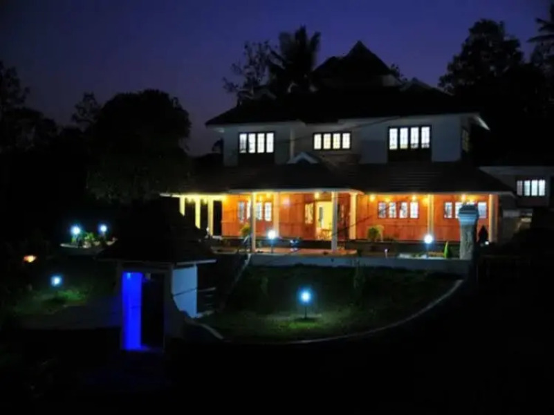 Poetree Sarovar Portico Hotel