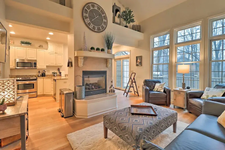 Poconos Townhome - Walk to Big Boulder Lake!