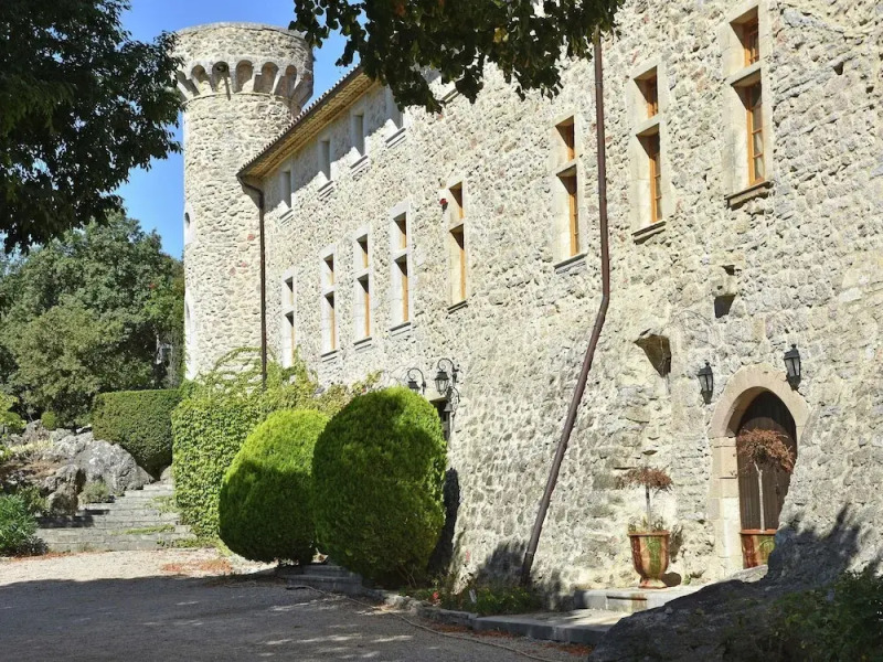 Magnificent Castle in Viols-le-fort With Swimming Pool