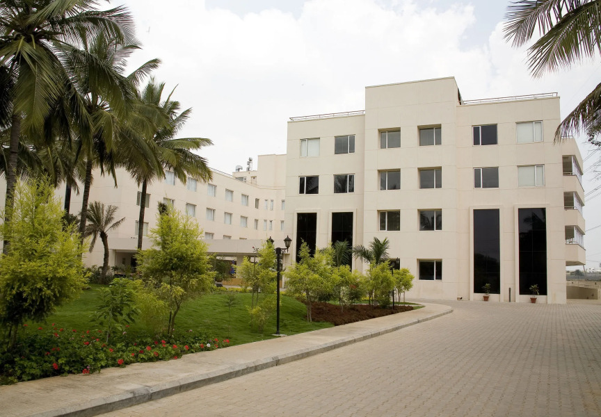 Featherlite Evoma Hotel