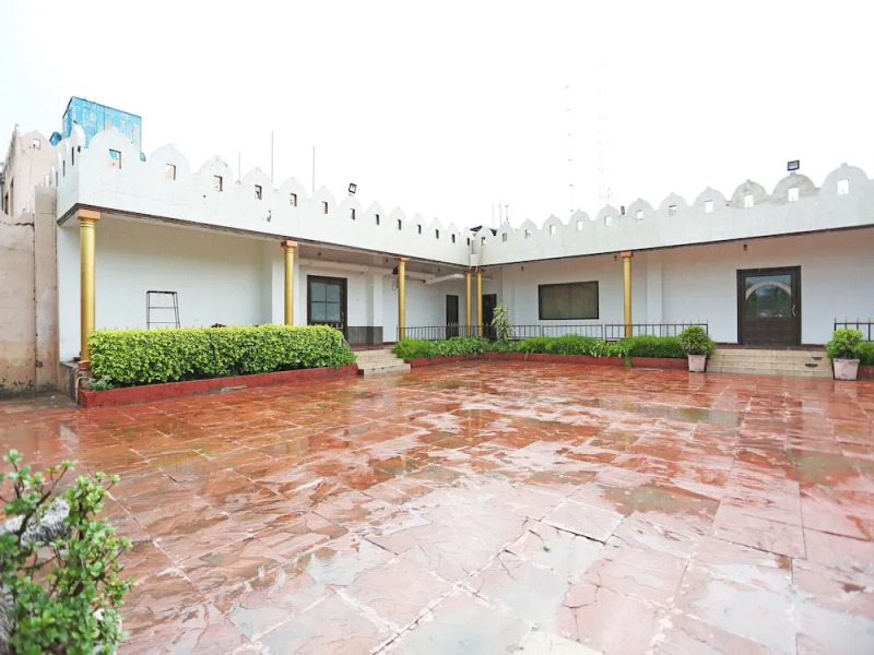 OYO 16565 Karnal Haveli