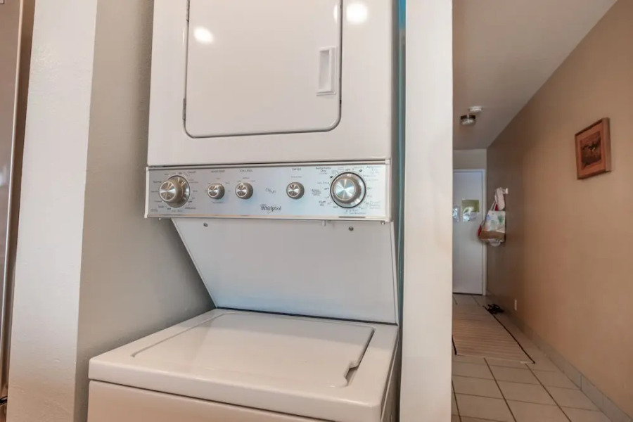 Hale Ko'aniani (Sea Village 4107) by RedAwning