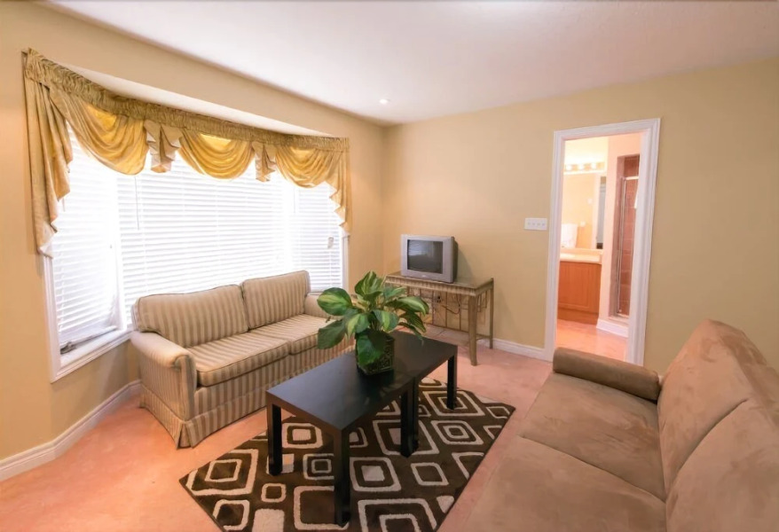 Niagara on the Green 5