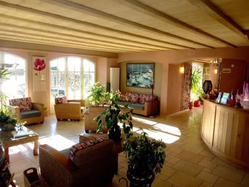 Logis Hôtel Restaurant & Spa Les Remparts