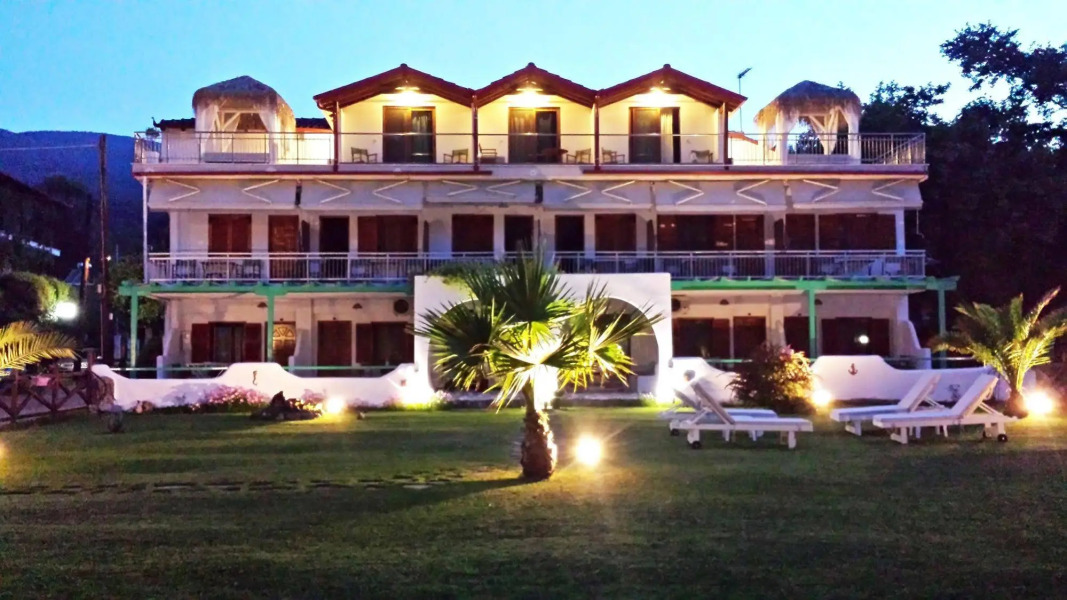 Studios & Apartments Efrosini