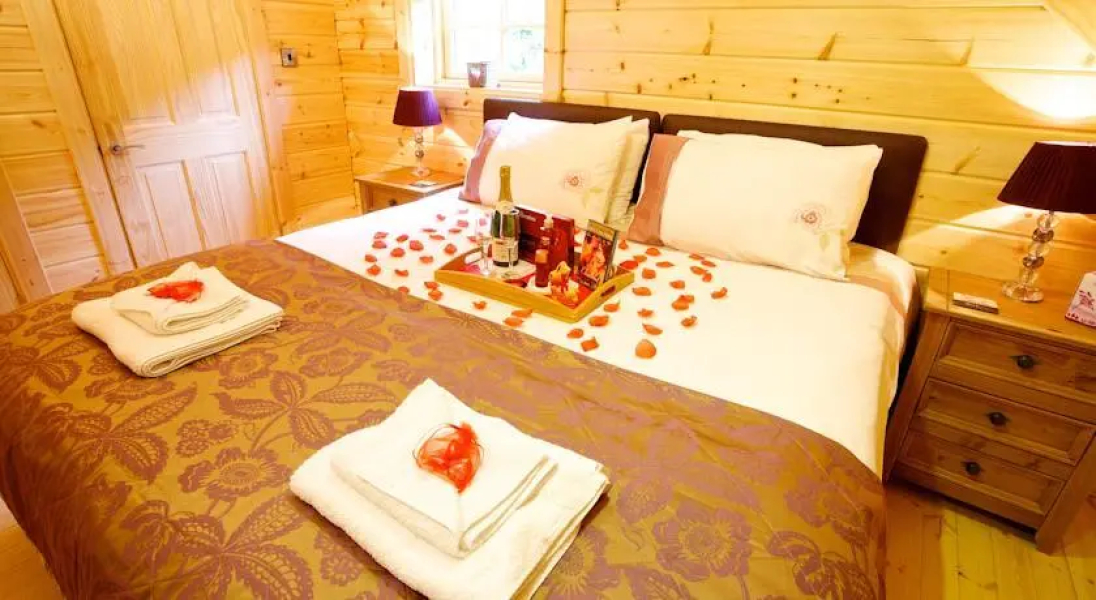 Coed-Y-Glyn Log Cabins