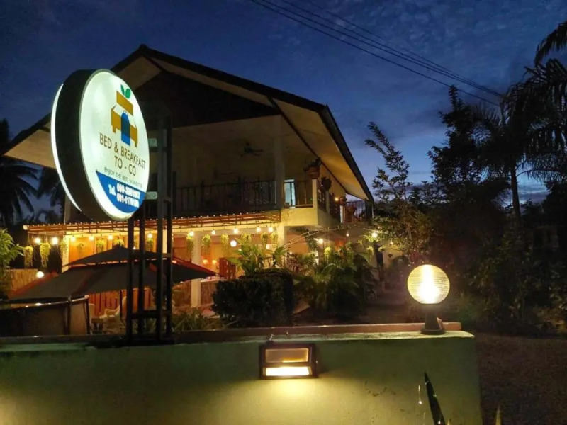 Bed & Breakfast To-Co