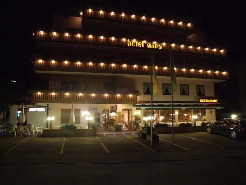 Hotel Mira