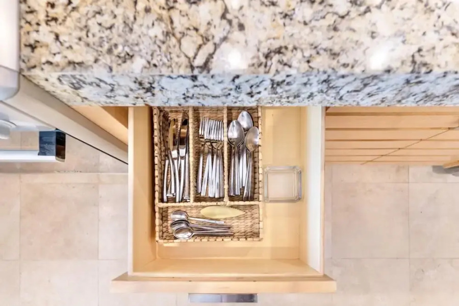 Luxury Private Resort 2-br 2-wr Condo w Breath Taking Lake Views