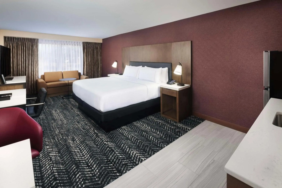 DoubleTree by Hilton Manhattan, KS