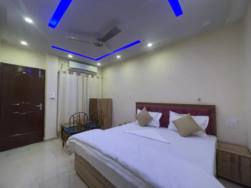 Karwaan by the Ganges