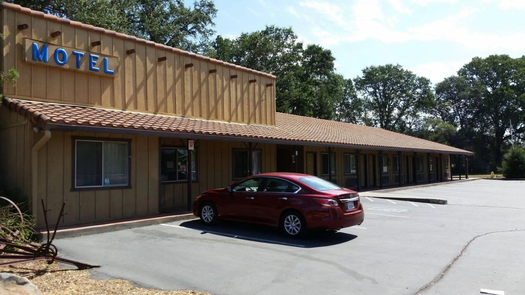 Creekside Lodge