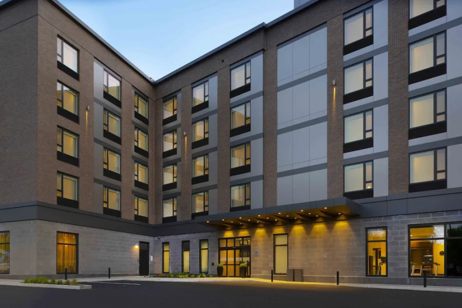 Staybridge Suites Boston Logan Airport - Revere